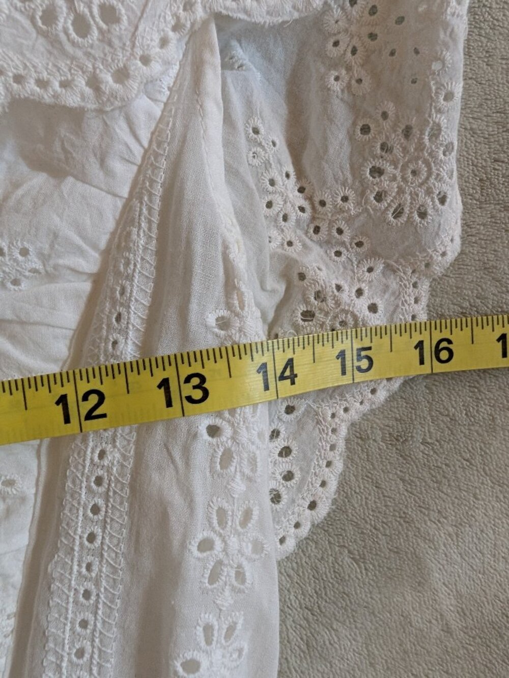 WOMEN'S LACE BLOUSE Pinch S Small Eyelet Button Up Ruffle Sleeves White Cinched - Picture 3 of 4